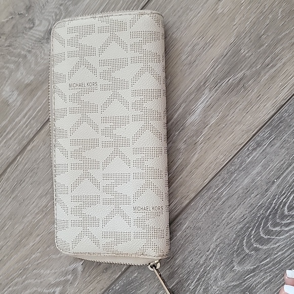 Wallet - Picture 2 of 7